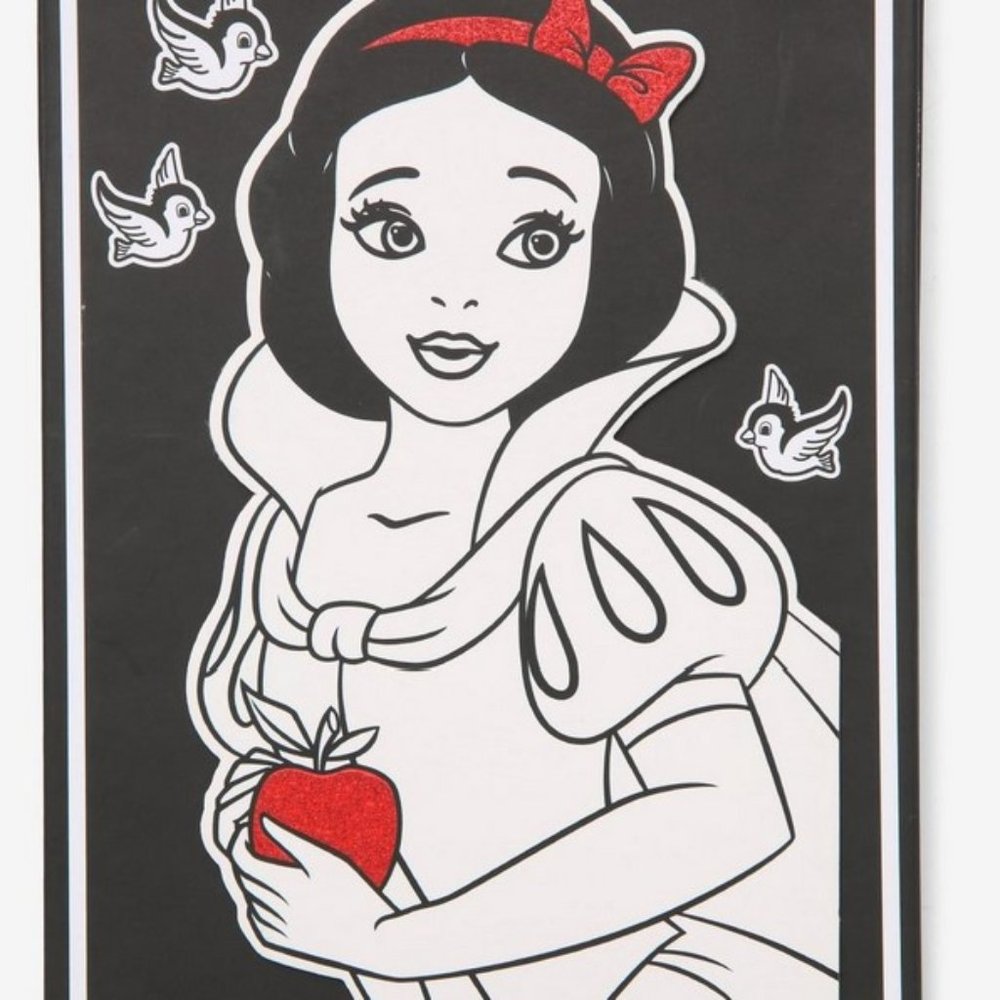 New Disney Snow White And The Seven Dwarfs Eyeshadow Palette 12 Colors
